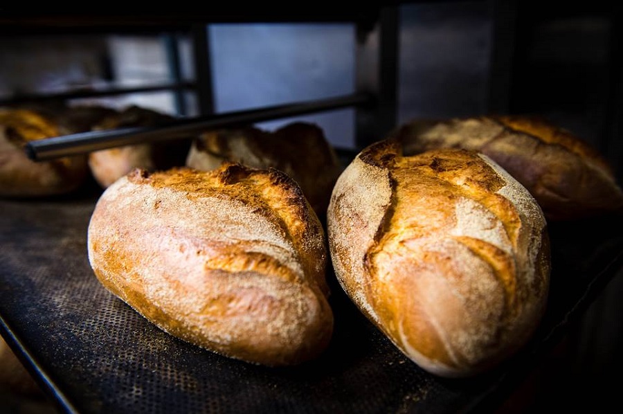 madia in legno per impastare la farina per pizza e pane stile napoletano  con coperchio